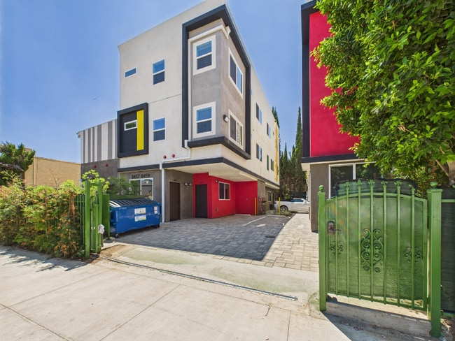 Building Photo - 8457 Langdon Ave Rental