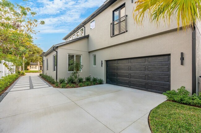 Photo - COLLEGE PARK EXECUTIVE HOME