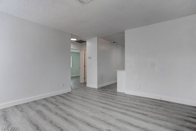 Photo - 921 Snug Harbor St
