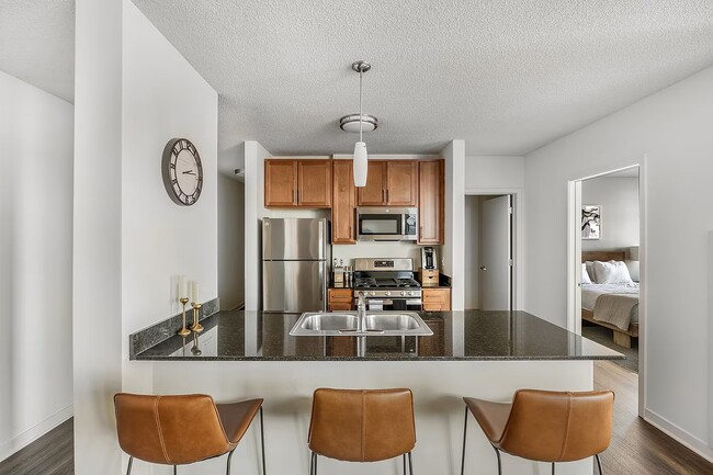 Photo - 659 W Kinzie St