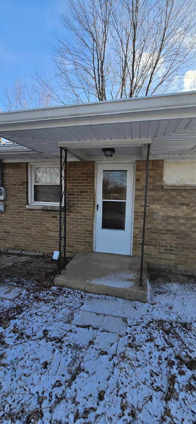 Building Photo - 570 US-52 Unit 8B