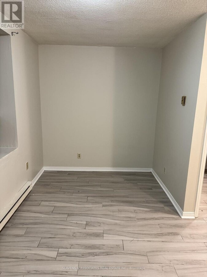 Photo - 45 King Ave E