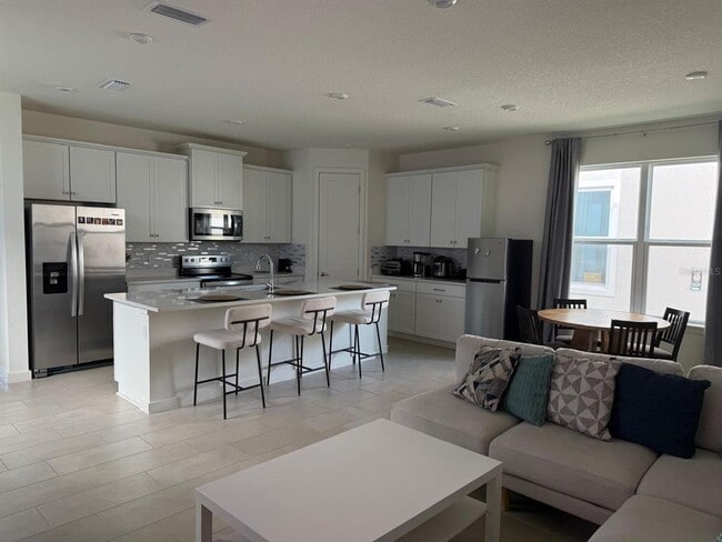 Photo - 2018 Education St