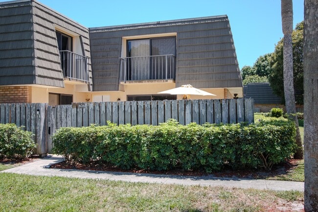 Building Photo - 606 6th Way Rental
