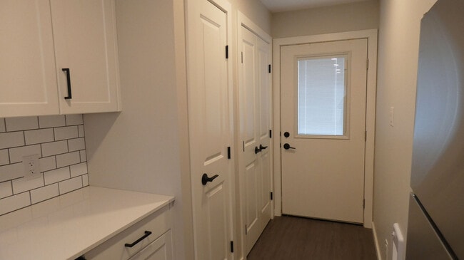 Photo - 206 Yale Ave E