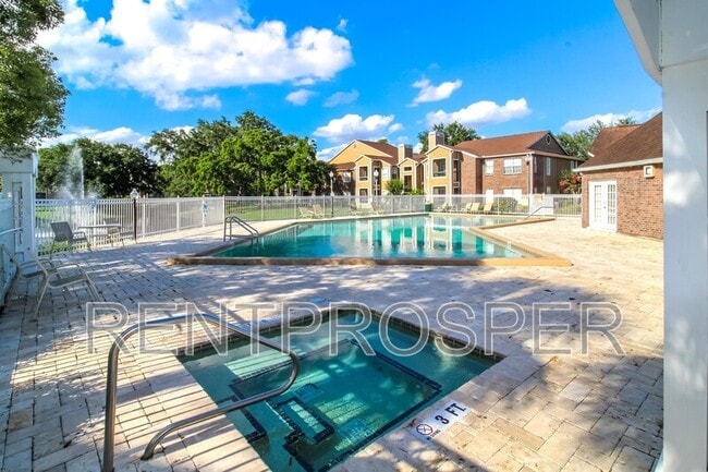 Building Photo - 5501 Rosebriar Way Unit B307 Rental