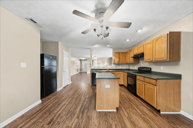 2521 Monarchy Ln