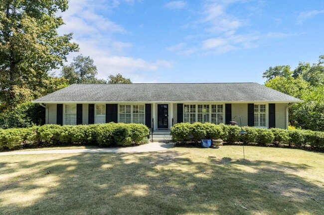Building Photo - Mountain Brook Living: 3BR Main, Hardwoods... Rental