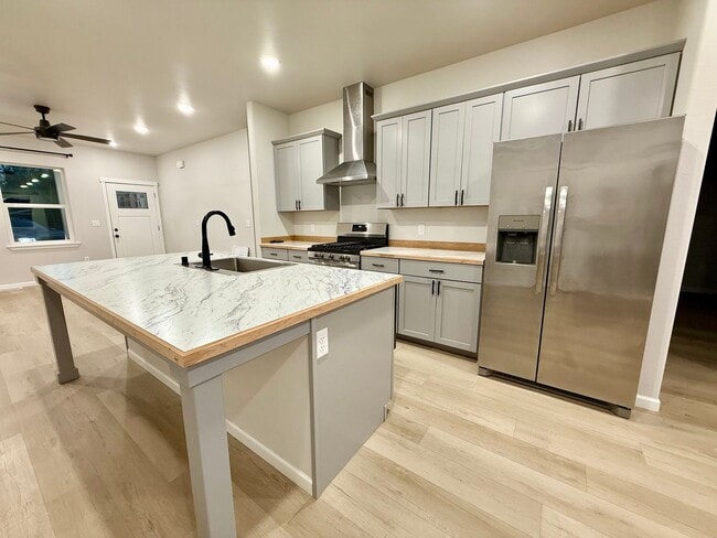 Photo - 630 Wortham Ave Unit 1