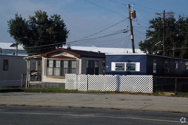 Photo - Woodlynne Mobile Home Community