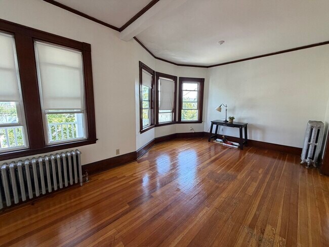 29 Woodrow Ave