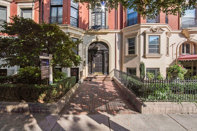 Building Photo - 244 Beacon St Unit 1 Rental