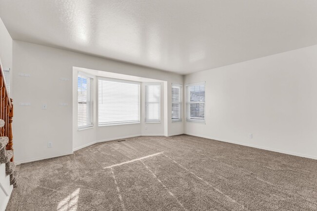 Photo - 5BR Sandy Home w/ NEW Flooring, Huge Basement & Large Backyard