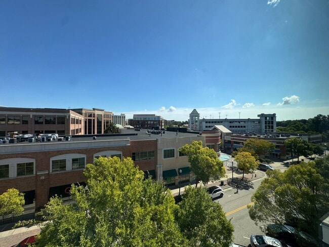 Photo - NEWPORT NEWS - STUNNING APARTMENT IN THE POINT AT CITY CENTER