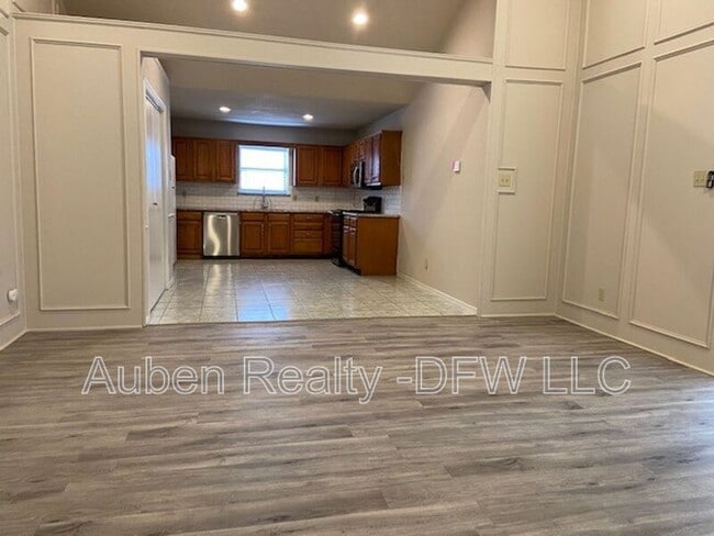 Photo - 2303 Markland St