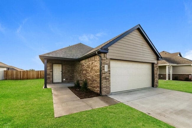 Photo - 2001 Dogwood Dr