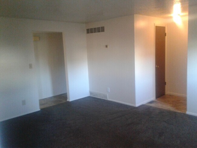 1439 W 1650 N