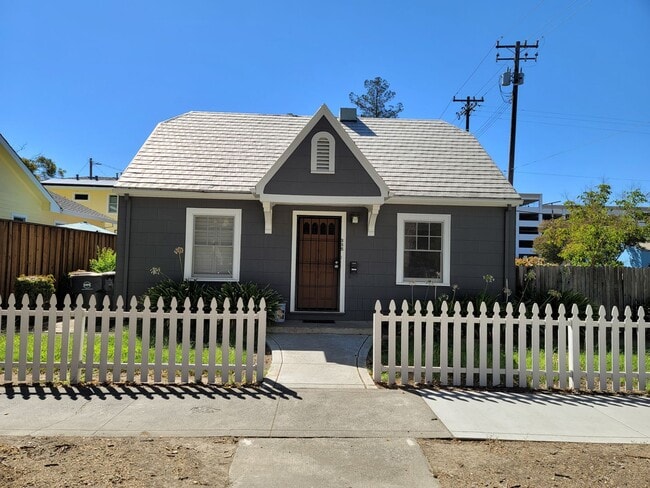Building Photo - Central Davis Rental
