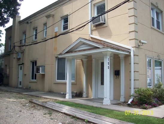 Photo - 195 W Hills Rd