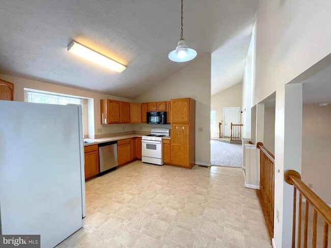 Photo - 45586 Curley Ct