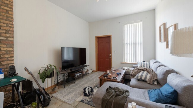 Photo - 1337 W Huron St Unit 3R