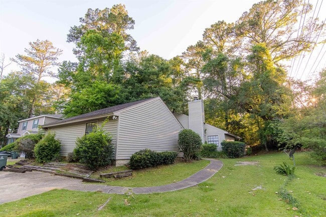 Building Photo - 2201 Hartsfield Rd Rental