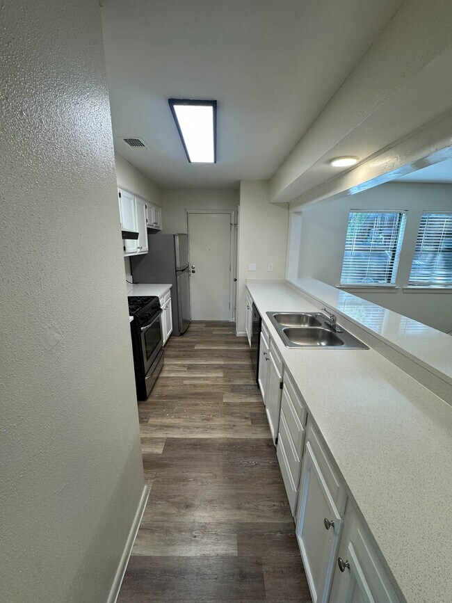 Photo - 4607 Avenue B