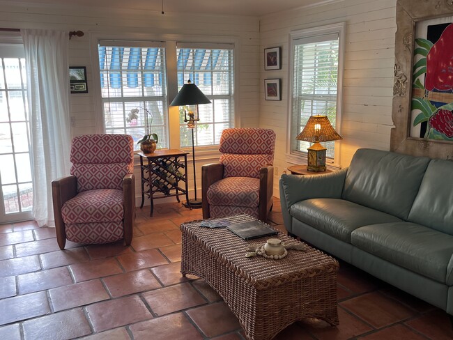 Living room - 525 N Lakeside Dr Unit Cabana