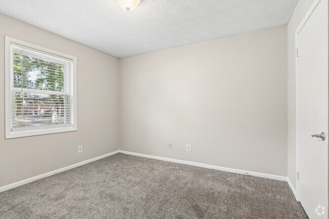 2BR, 1BA - 730SF - Second Bedroom