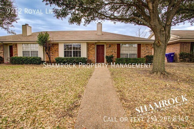 Three-Bedroom Duplex - Three-Bedroom Duplex House