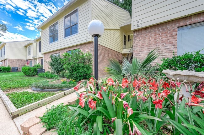 Building Photo - 14515 Wunderlich Dr Unit 812