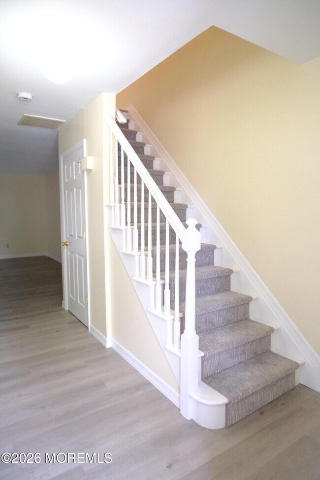 93 Oak Ln