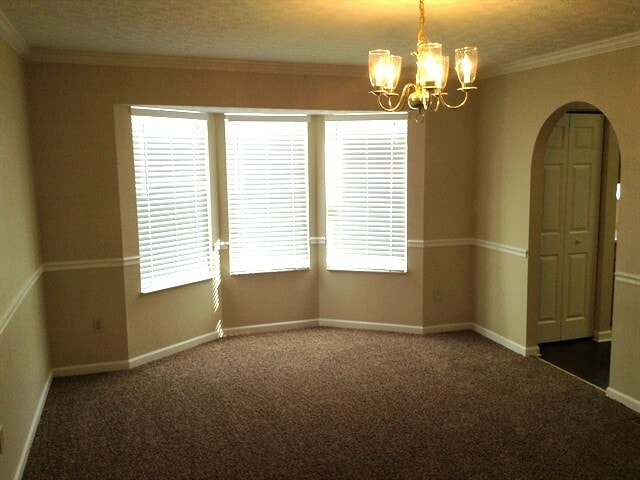 Photo - 139 Knights Bridge Dr E