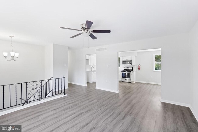 Photo - 2253 Linden Ave