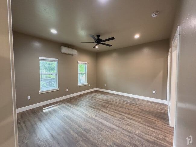 Photo - 555 E 4th St Unit 421-1