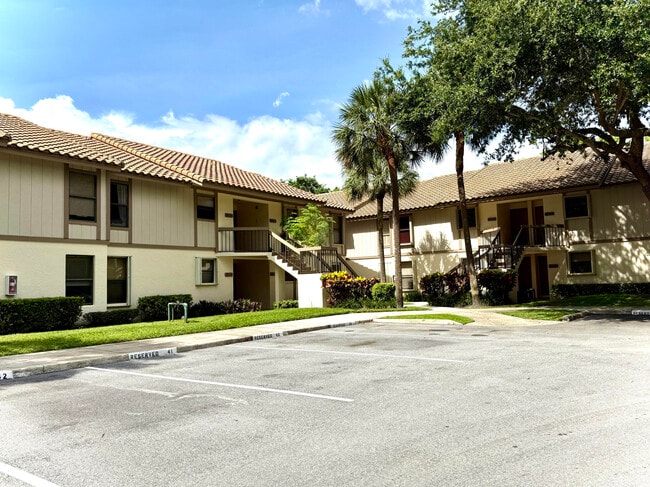 Building Photo - 3130 Millwood Terrace Unit 1110