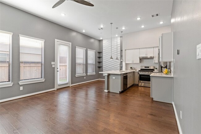 Photo - 4705 Thornton Grove