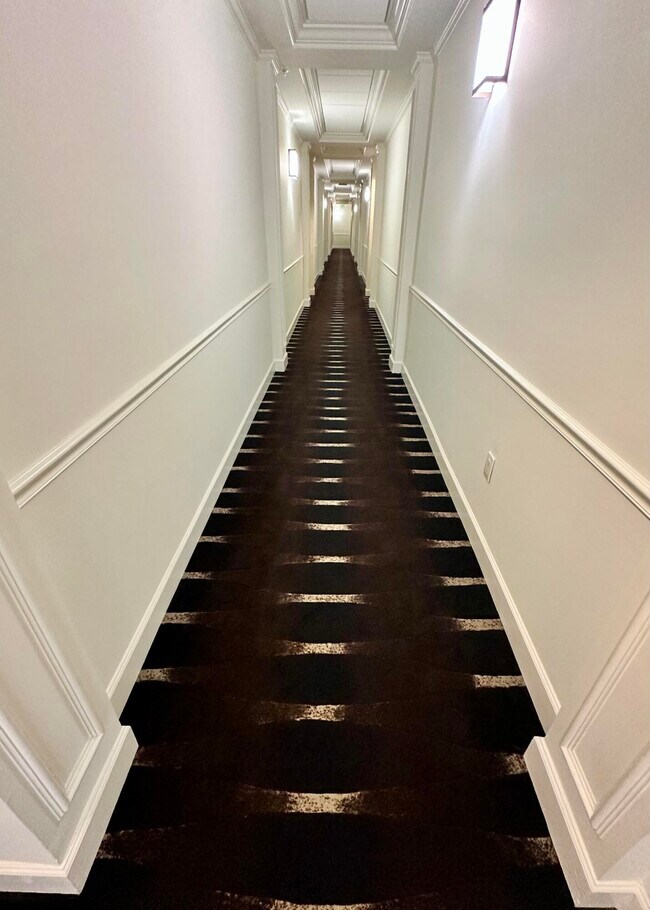 Photo - 200 NE 2nd Ave Unidad 312