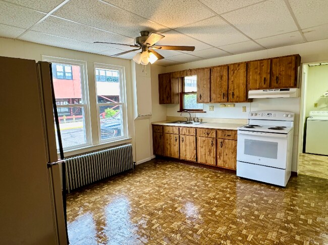 Photo - 146 S Nicholas St Unit 1