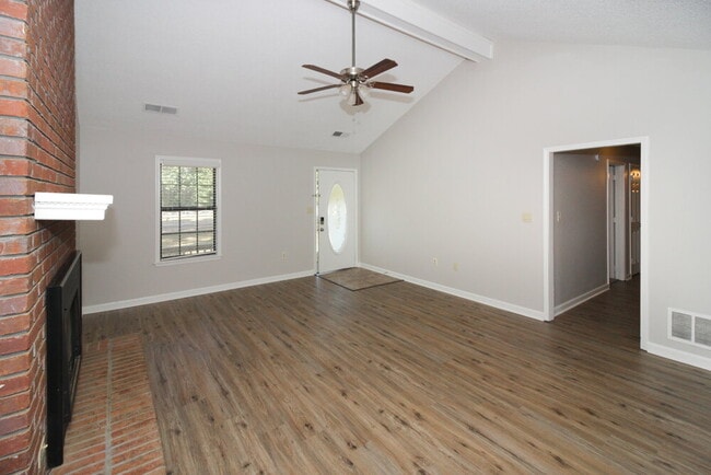 Photo - 7352 Alexander Rd