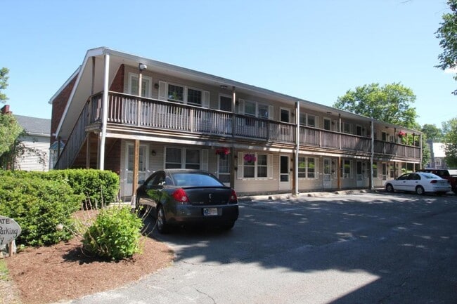 Building Photo - 157 Main St Rental