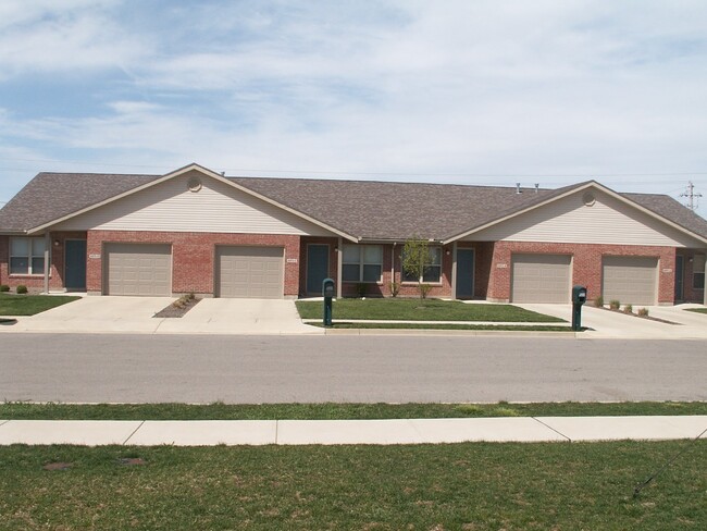 Building Photo - 2271 Shamrock Ln Unit 2271-C Shamrock Ln.