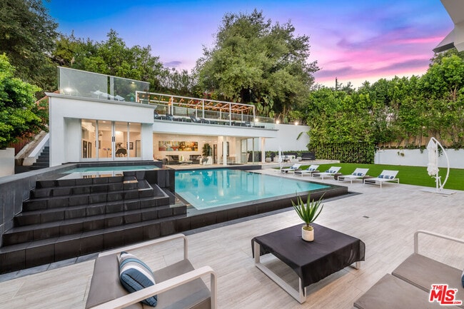 Photo - 4533 Estrondo Dr