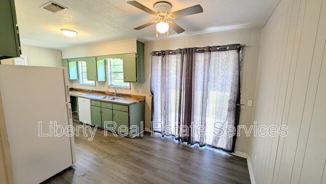 Photo - 631 Fleming Rd