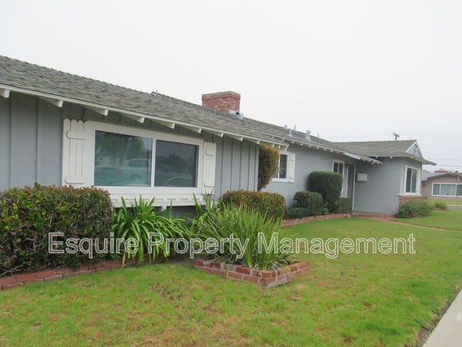 Photo - 737 N G St House