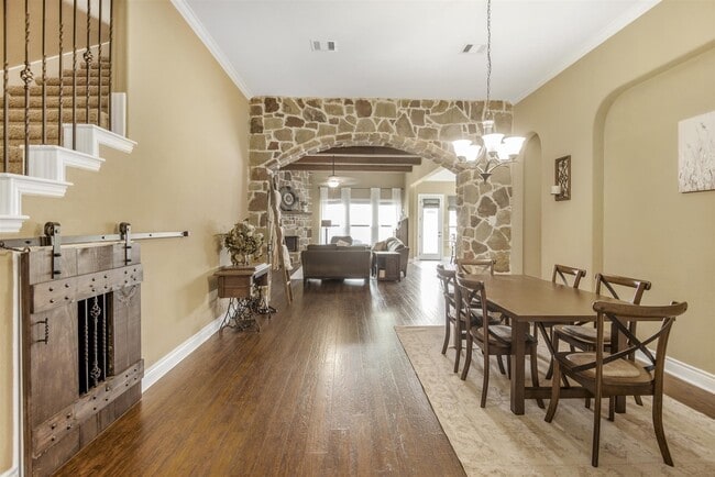 Photo - 321 Westwood Dr