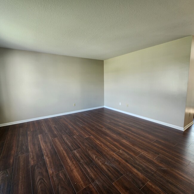 Photo - 1527 Flint Lock Ln