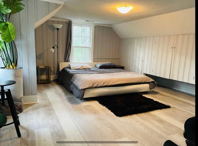 Photo - 4125 Farrington Rd