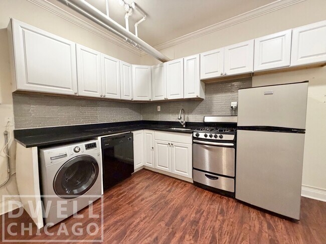Photo - 2121 N Dayton St Unit 1B