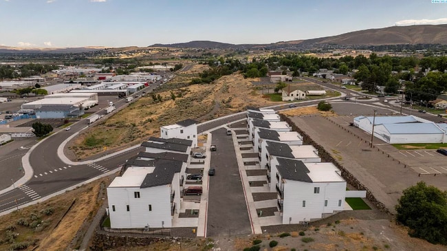 Photo - 425 War Room Ct